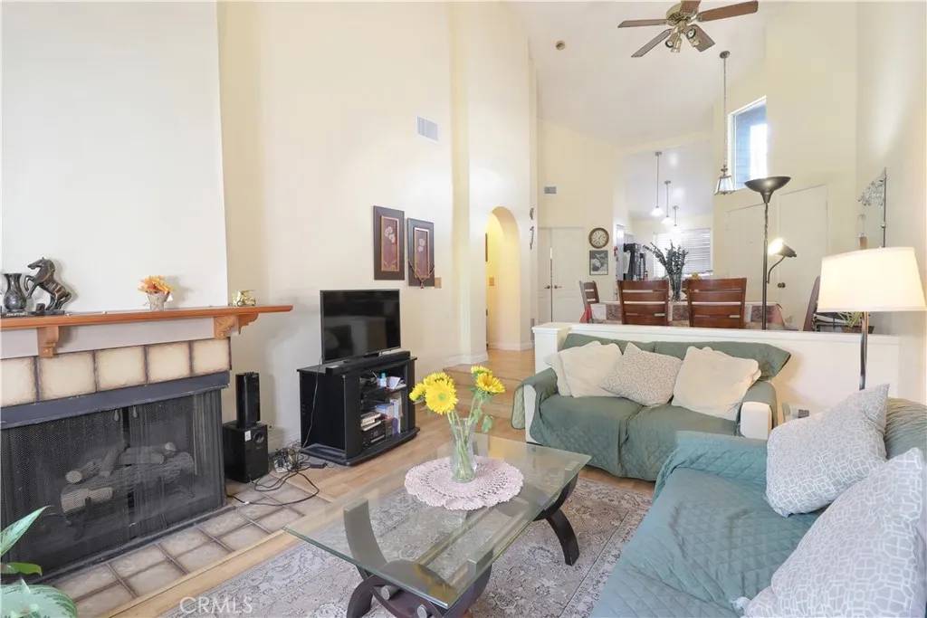 Wilmington, CA 90744,25613 Pine Creek Lane