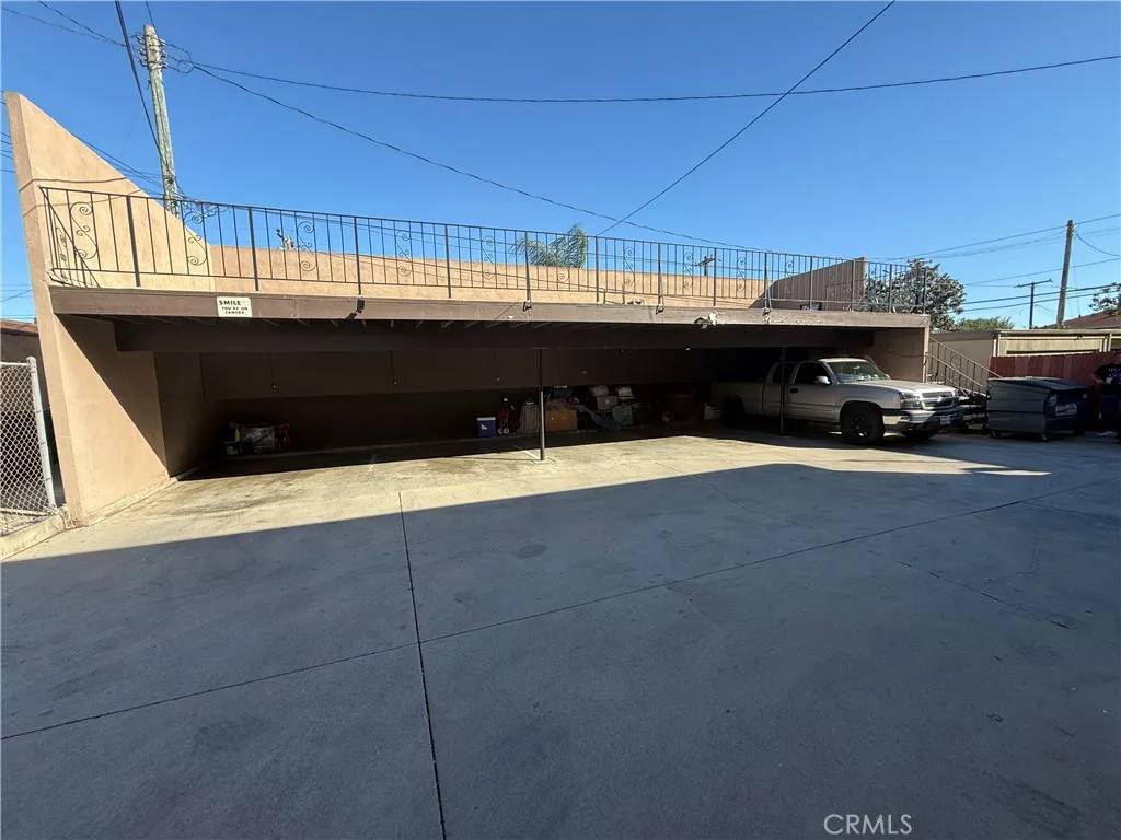 Montebello, CA 90640,552 S 6th South