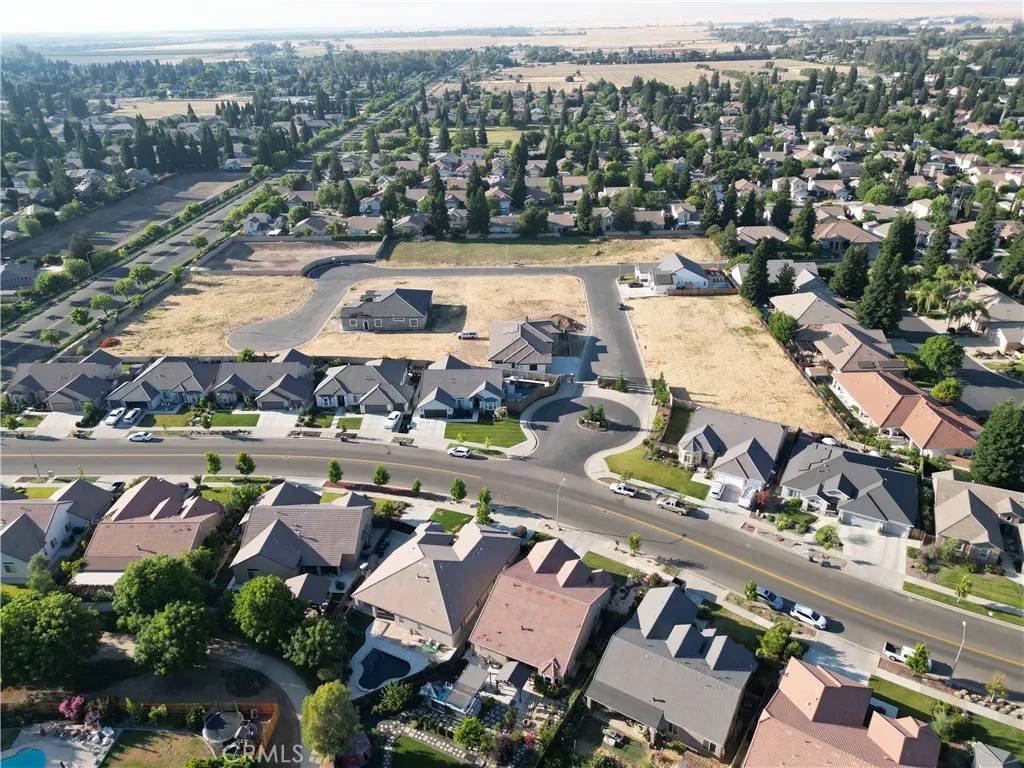 Merced, CA 95340,2009 Robin Hood
