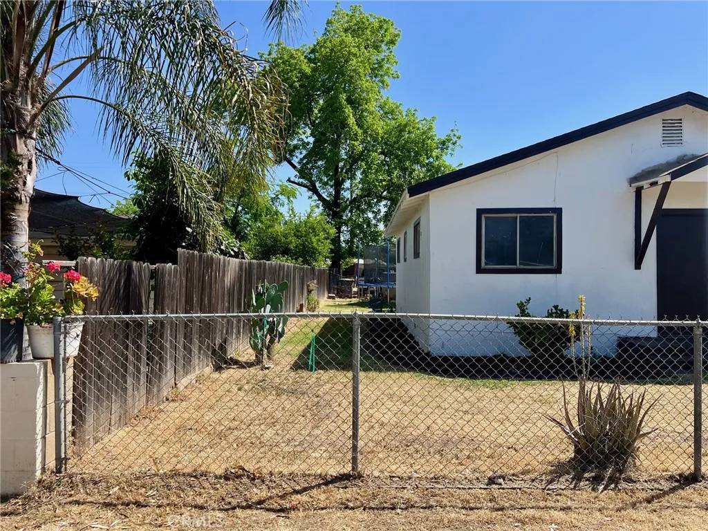 Madera, CA 93638,809 S B Street