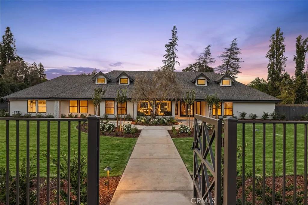 Fresno, CA 93711,2246 W Palo Alto
