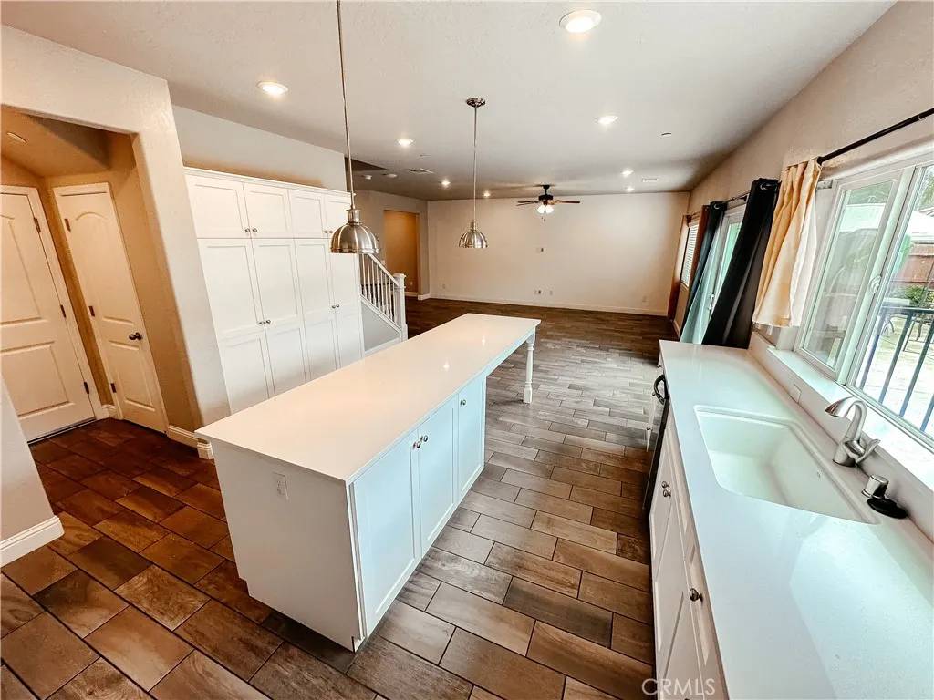 Clovis, CA 93619,4142 Rialto Avenue