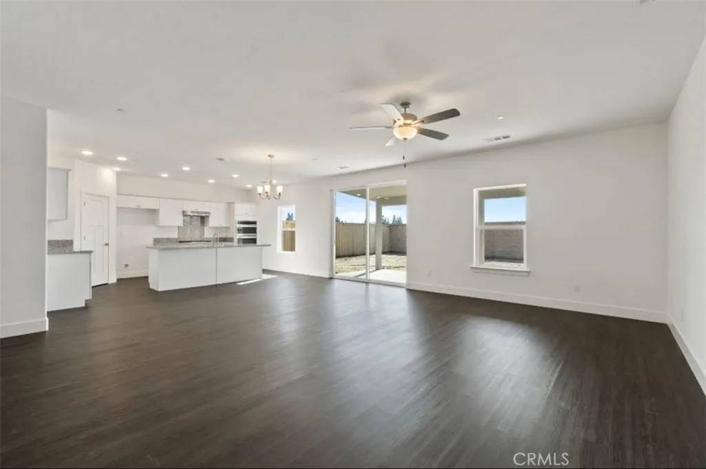 Madera, CA 93637,1207 Via Valencia