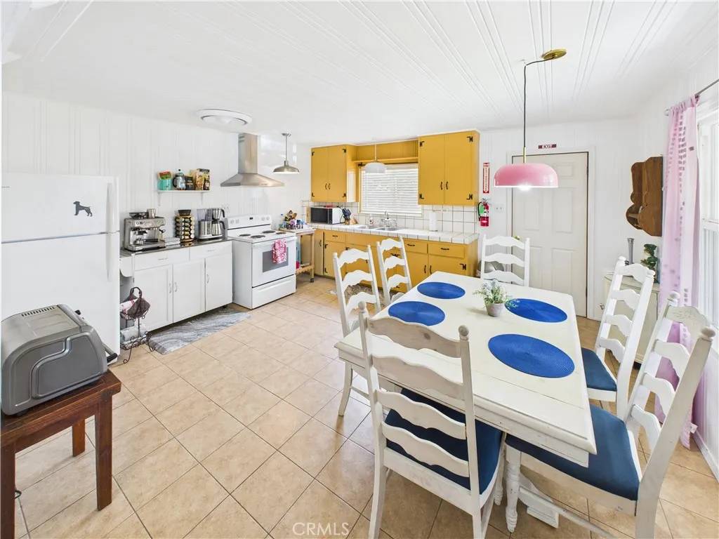 Mariposa, CA 95338,5208 Pine Street