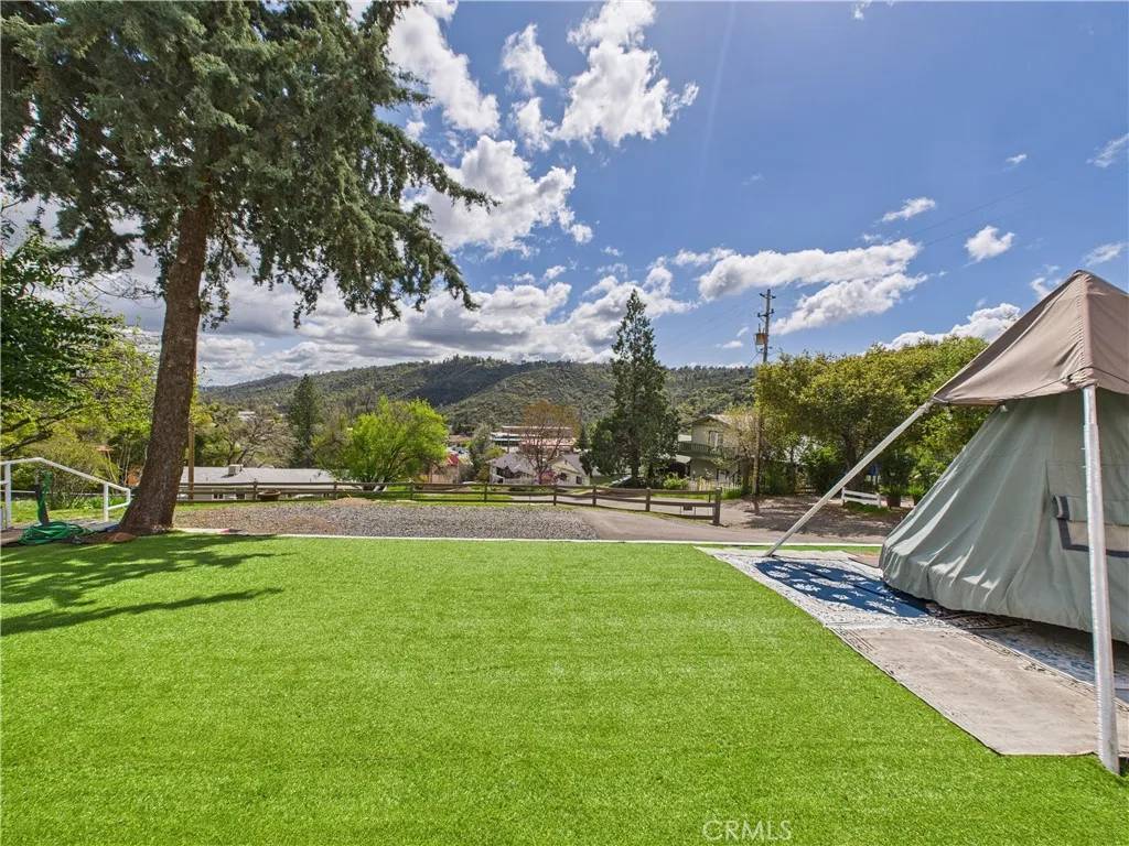 Mariposa, CA 95338,5208 Pine Street