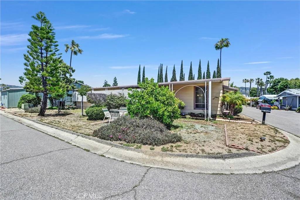 Escondido, CA 92027,2300 E Valley Parkway #237