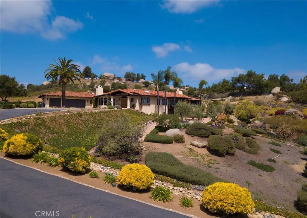 Escondido, CA 92026,28306 Crescent Hill Way
