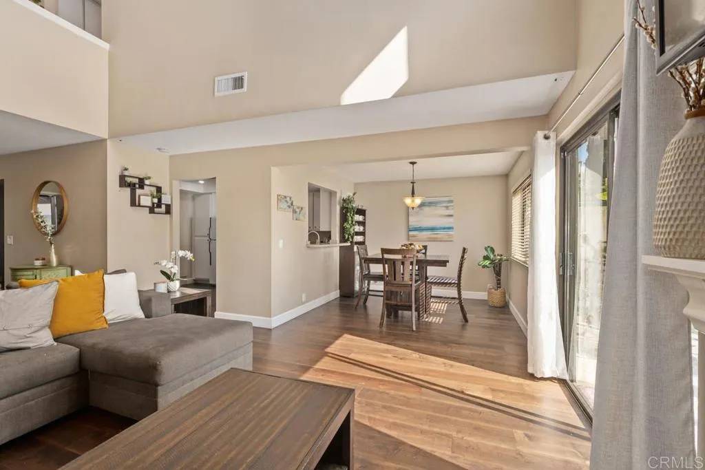 Carlsbad, CA 92009,6564 Corte La Paz