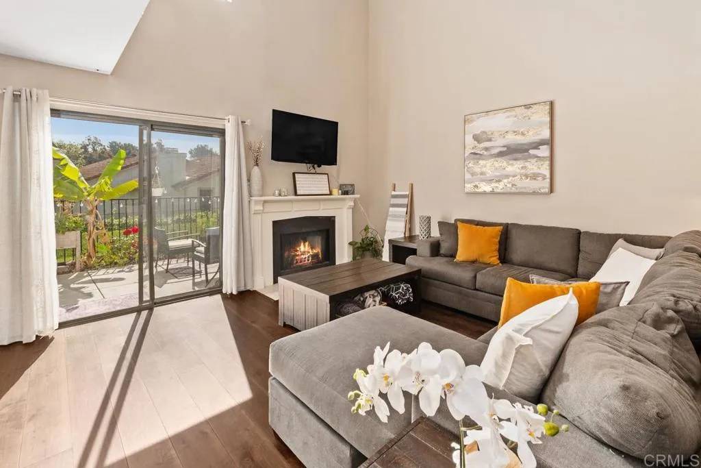 Carlsbad, CA 92009,6564 Corte La Paz