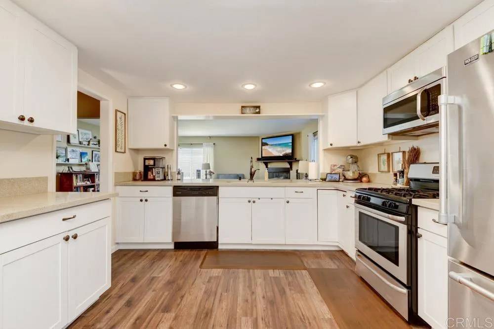 Oceanside, CA 92056,4181 Chasin