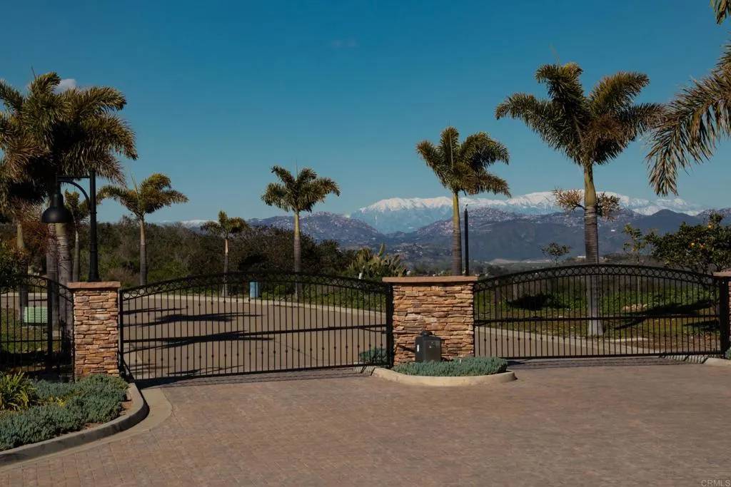 Vista, CA 92084,2322 Panoramic