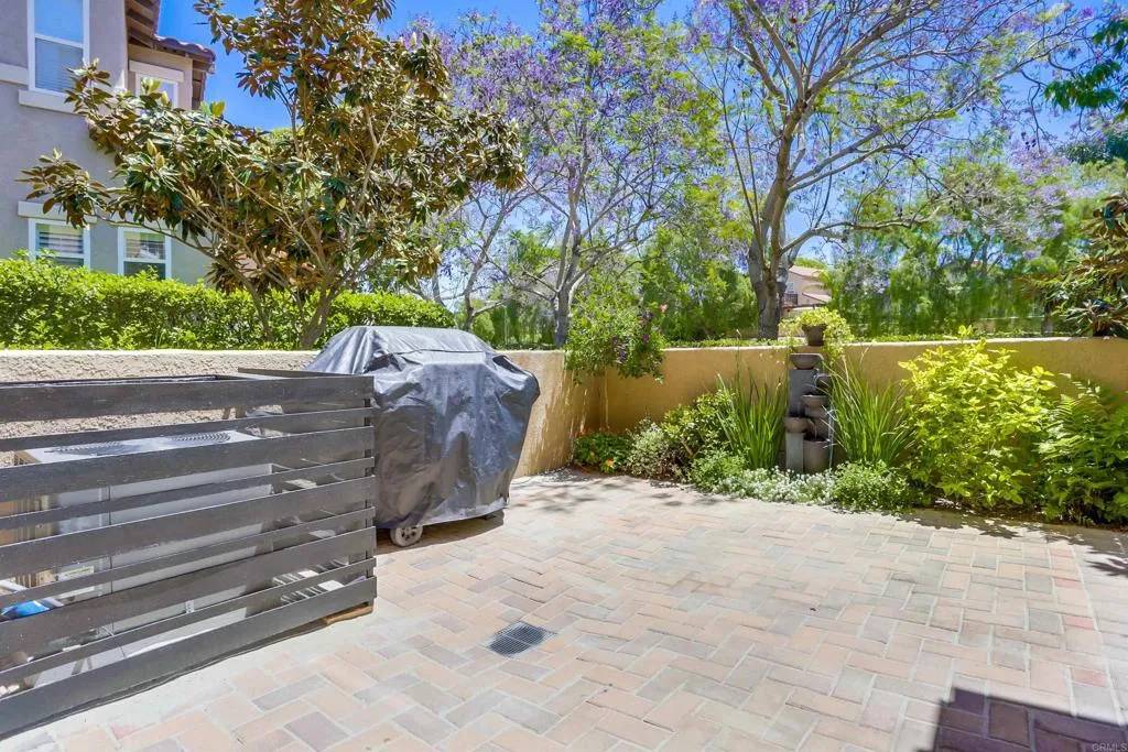 Carlsbad, CA 92009,6094 Citracado Circle