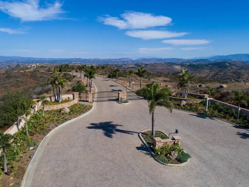 Vista, CA 92084,2345 Panoramic