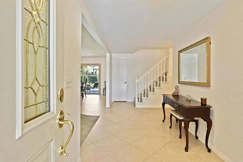 Huntington Beach, CA 92647,7101 Moonlight Circle