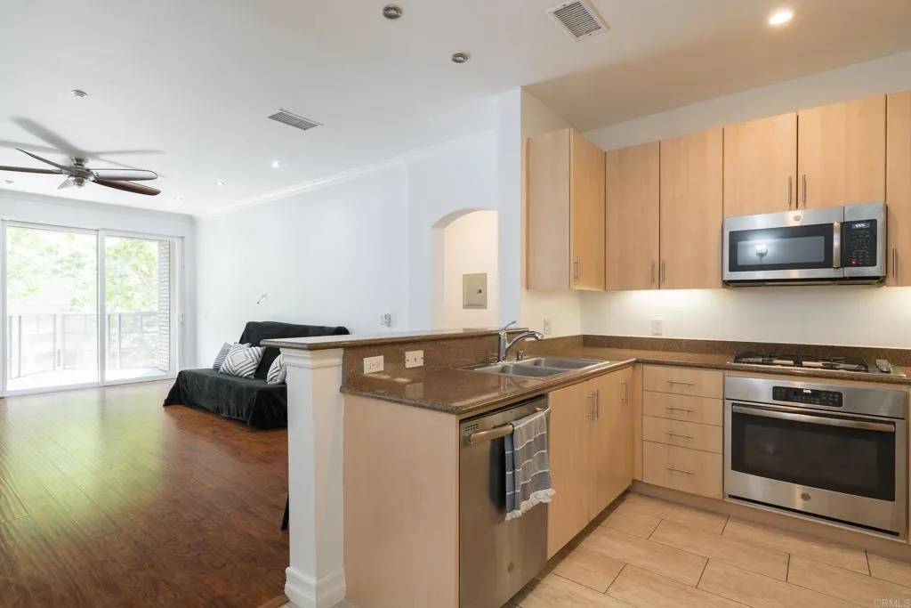 San Diego, CA 92101,1225 Island Avenue #203
