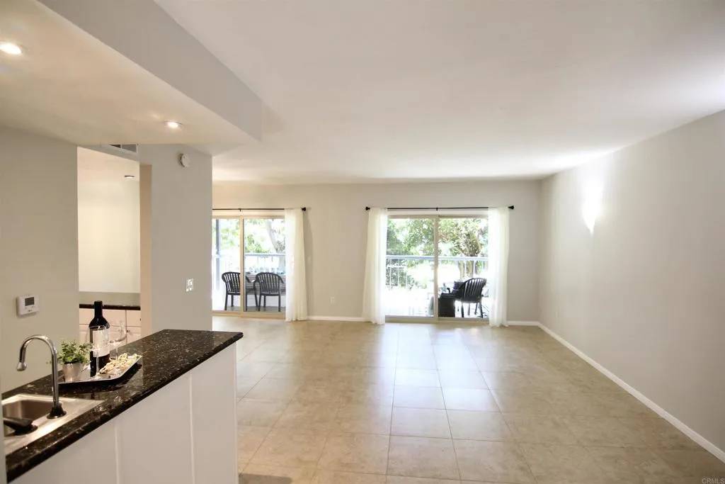 Carlsbad, CA 92009,2354 Caringa Way #A