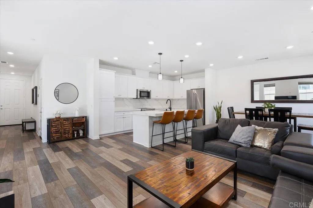 Vista, CA 92083,1324 Mesquite Drive