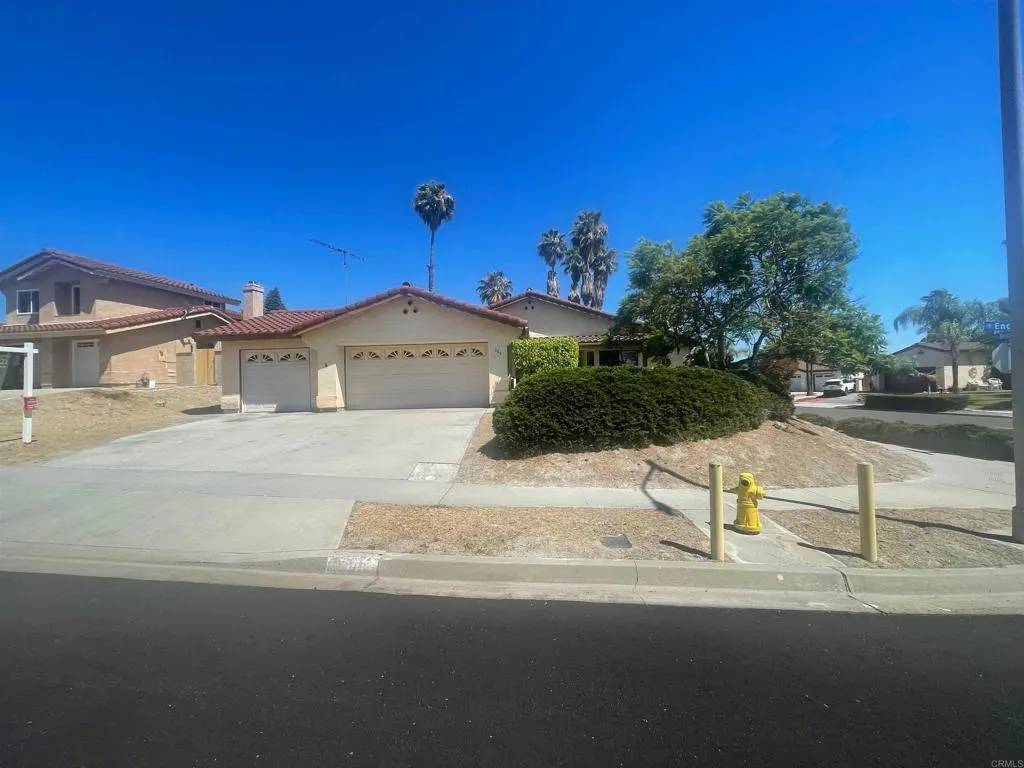 Vista, CA 92083,386 Encino Drive