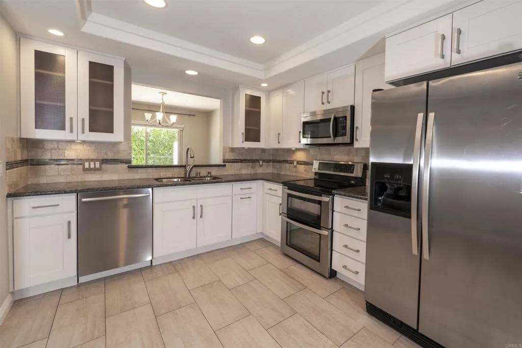 Carlsbad, CA 92009,6542 Corte Montecito