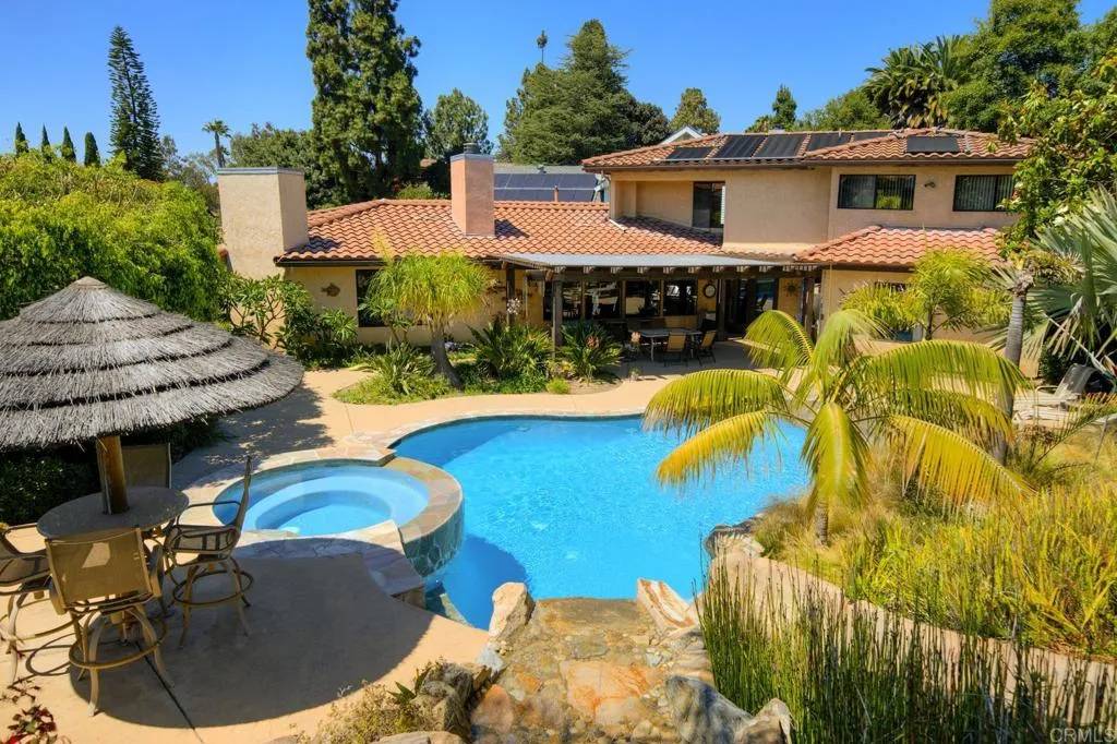 Carlsbad, CA 92009,6546 Flamenco St