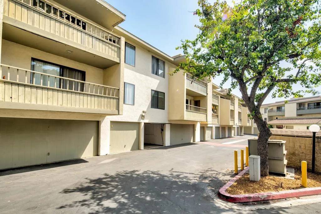 San Diego, CA 92110,3215 Midway #703