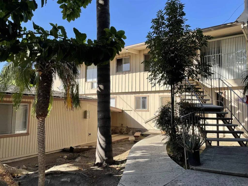 Spring Valley, CA 91977,9564 Campo Rd. Road Southeast