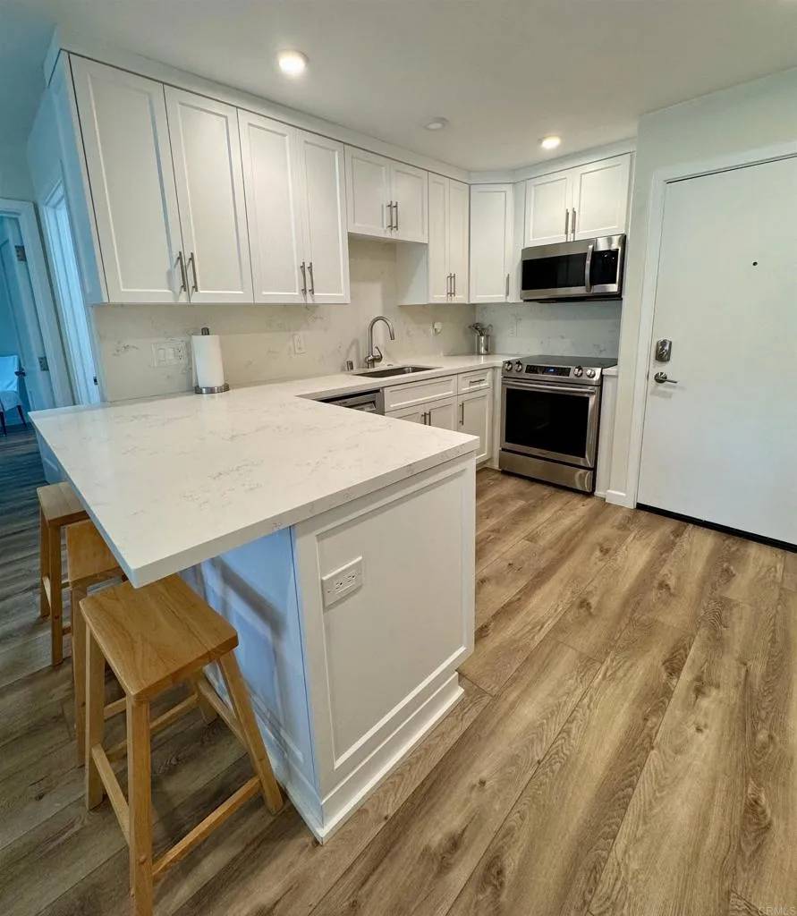 Del Mar, CA 92014,1552 Camino Del Mar #401