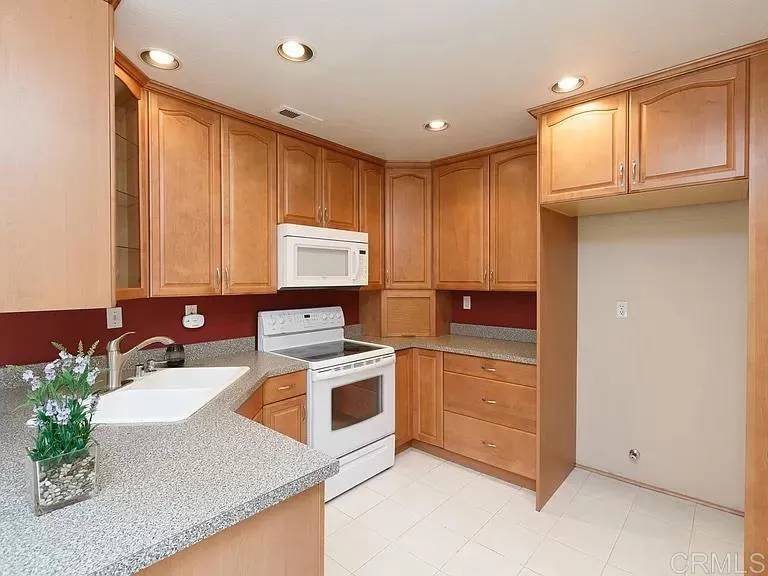 Vista, CA 92083,376 Ferrara Way