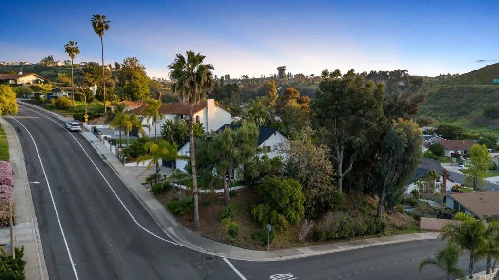 El Cajon, CA 92020,2363 Windmill View Drive