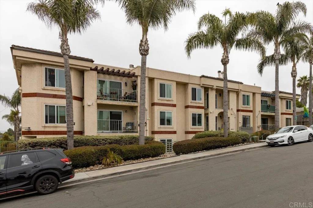 Ocean Beach (san Diego), CA 92107,4452 Mentone Street #205