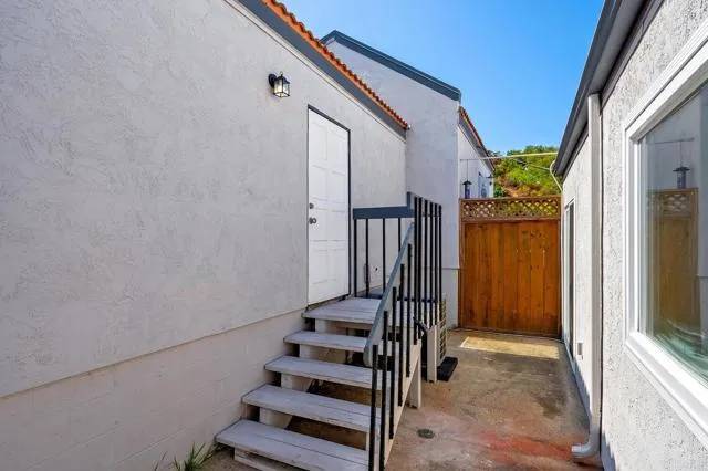Carlsbad, CA 92009,2413 La Costa Avenue #B