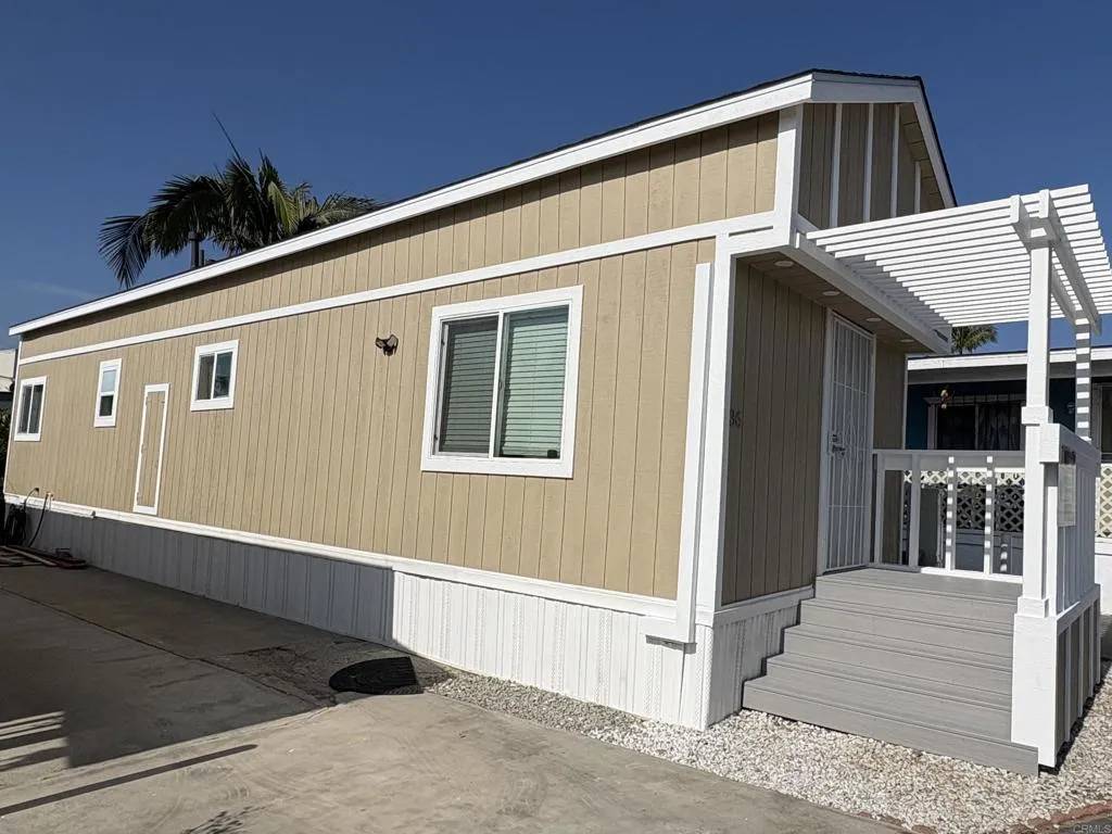 Fallbrook, CA 92028,235 W Aviation #36