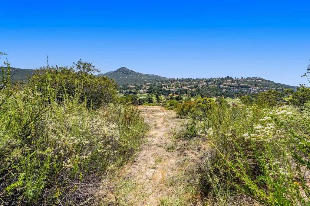 Ramona, CA 92065,16110 Camino Arriba