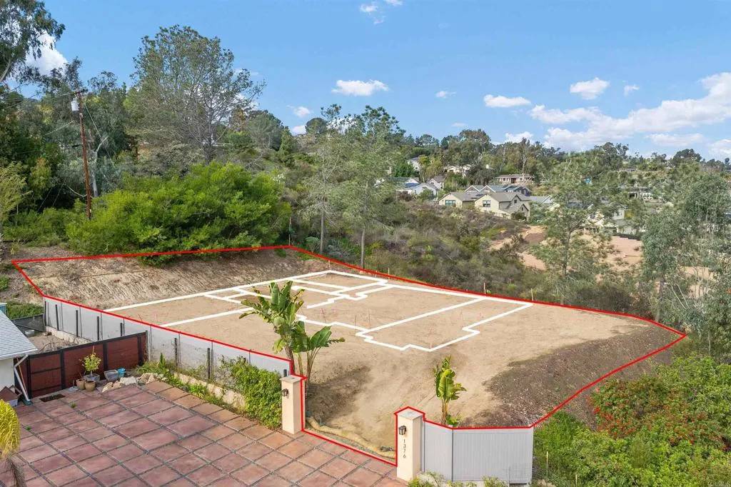 Encinitas, CA 92024,1376 Tennis Club Drive