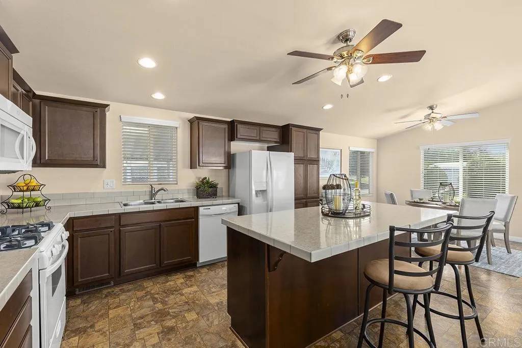 Escondido, CA 92026,525 W El Norte Parkway #39