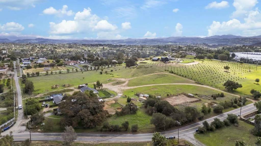 Fallbrook, CA 92028,3270 Olive Hill Rd