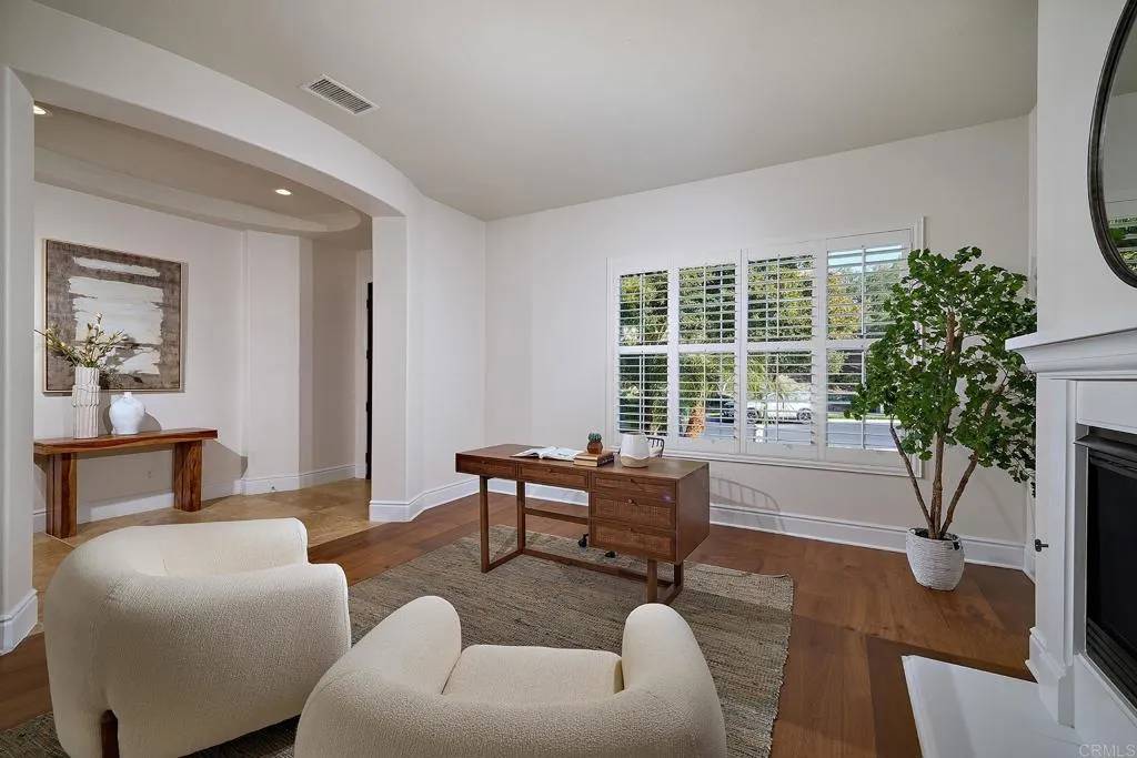 Carlsbad, CA 92009,7028 CORINTIA ST