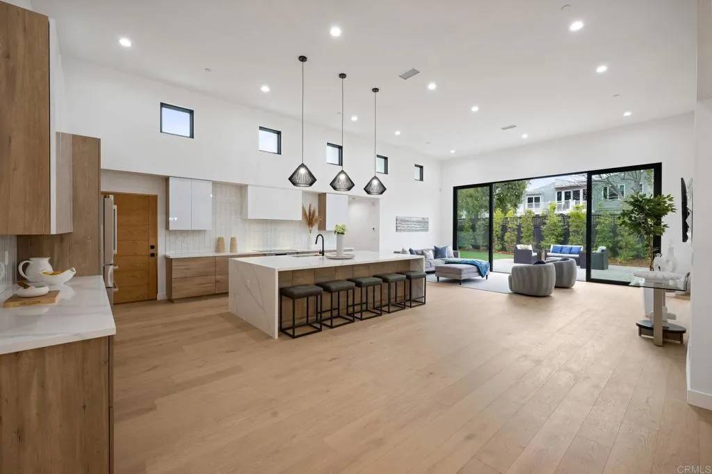 Solana Beach, CA 92075,810 Seabright Lane