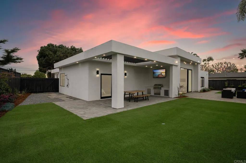 Solana Beach, CA 92075,810 Seabright Lane