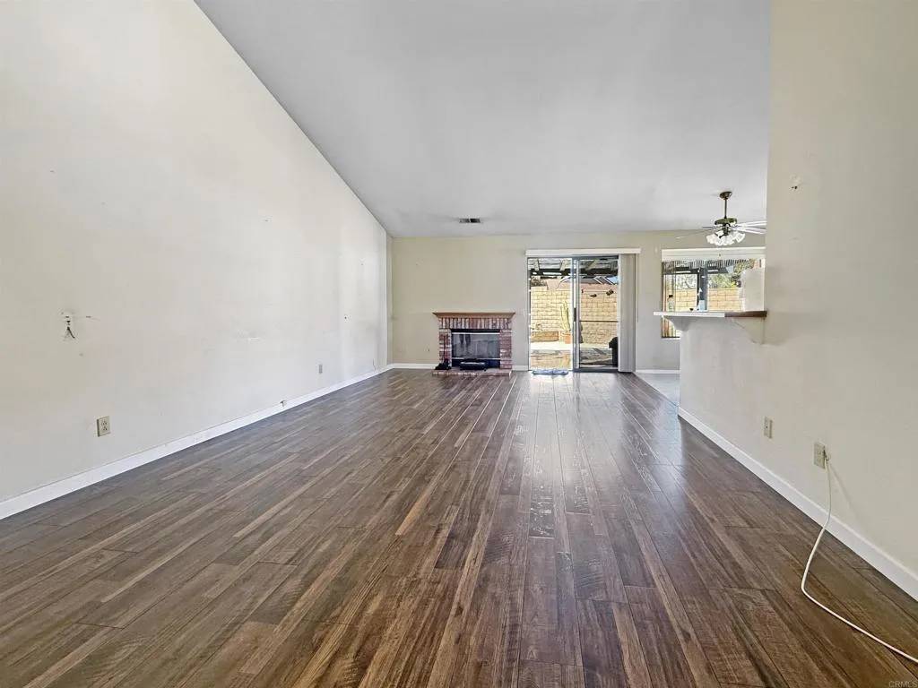 Vista, CA 92081,1927 Vineyard Ave