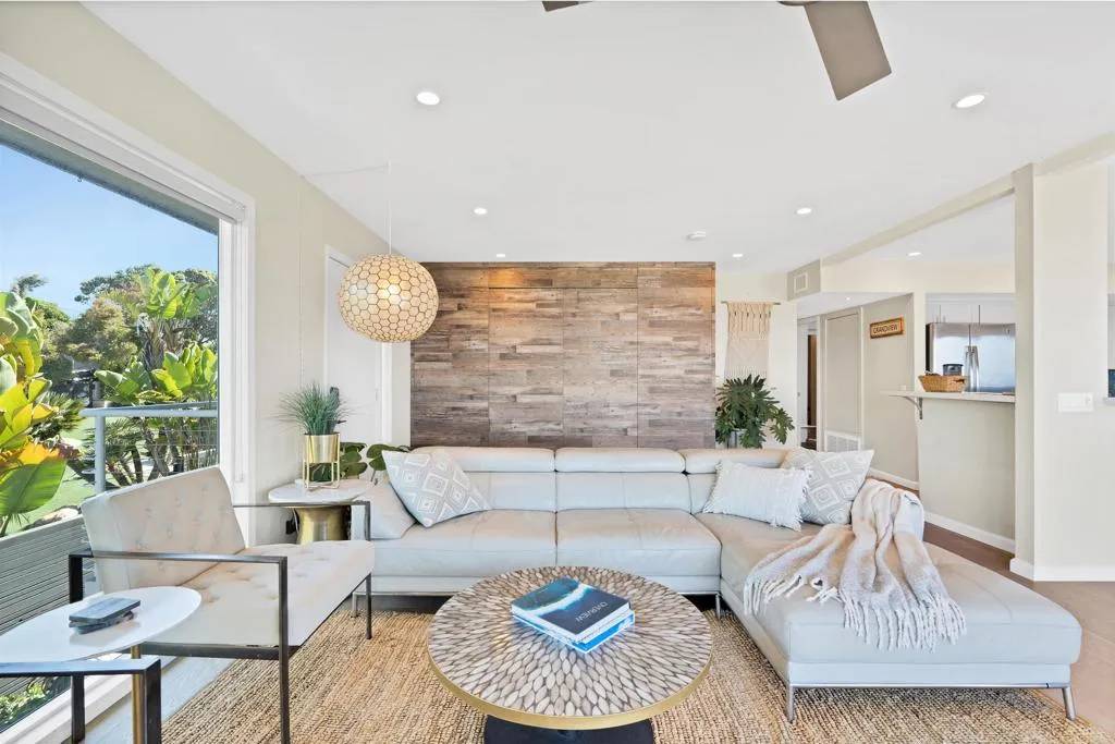 Encinitas, CA 92024,1631 Neptune Avenue