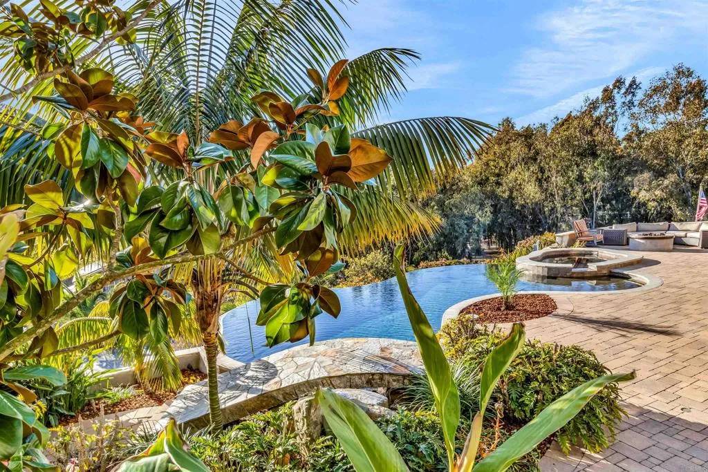 Encinitas, CA 92024,3537 Dove Hollow Road