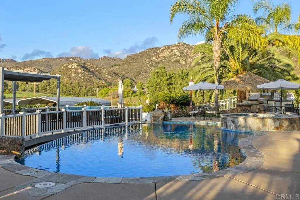 Escondido, CA 92026,913 North Avenue