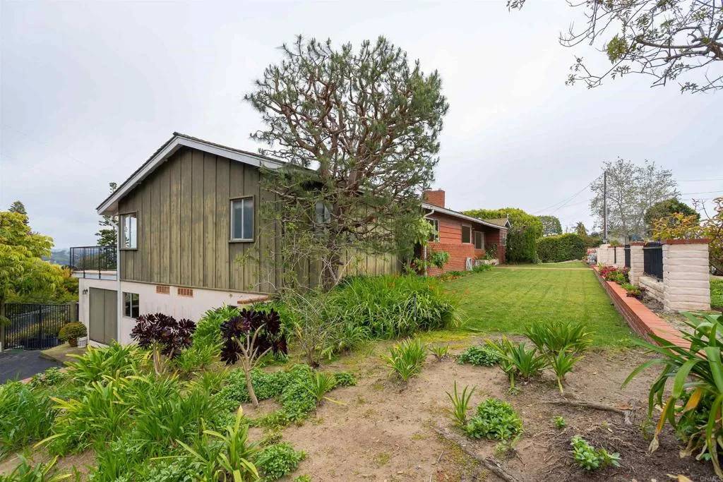 Solana Beach, CA 92075,557 Canyon Dr