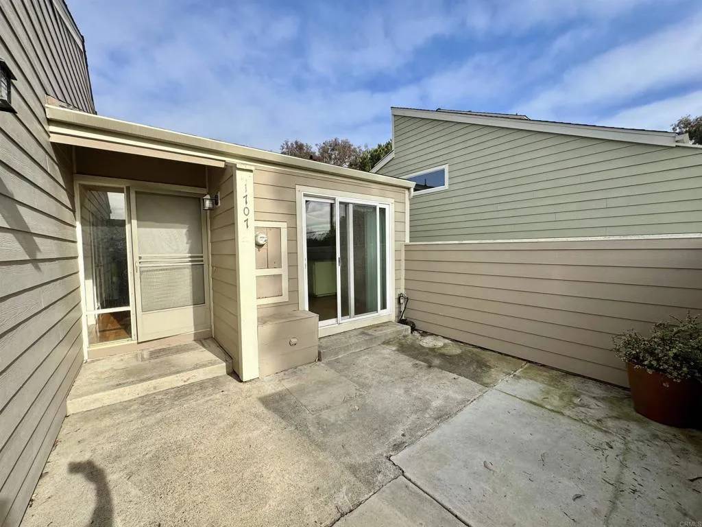 Encinitas, CA 92024,1707 Aldersgate Road