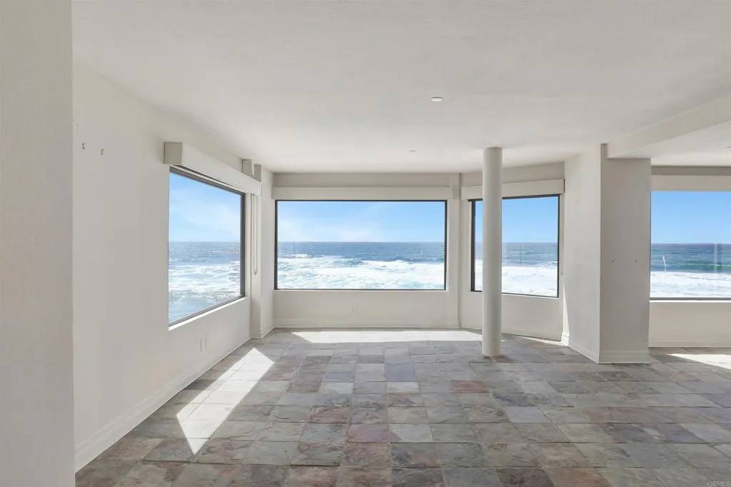 La Jolla, CA 92037,100 S COAST #409