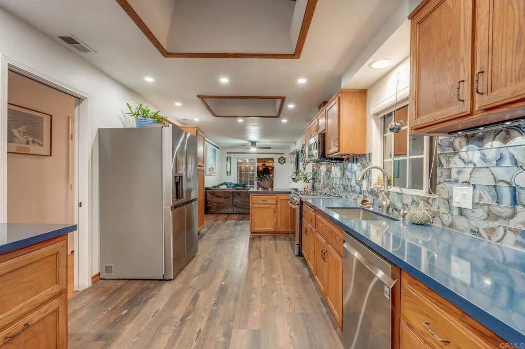 Carlsbad, CA 92008,251 Redwood Avenue