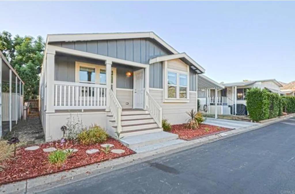 Escondido, CA 92027,2700 E Valley Parkway East #64