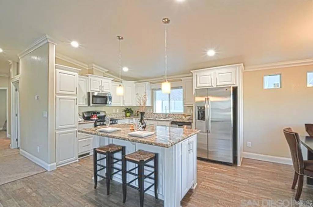 Escondido, CA 92027,2700 E Valley Parkway East #64