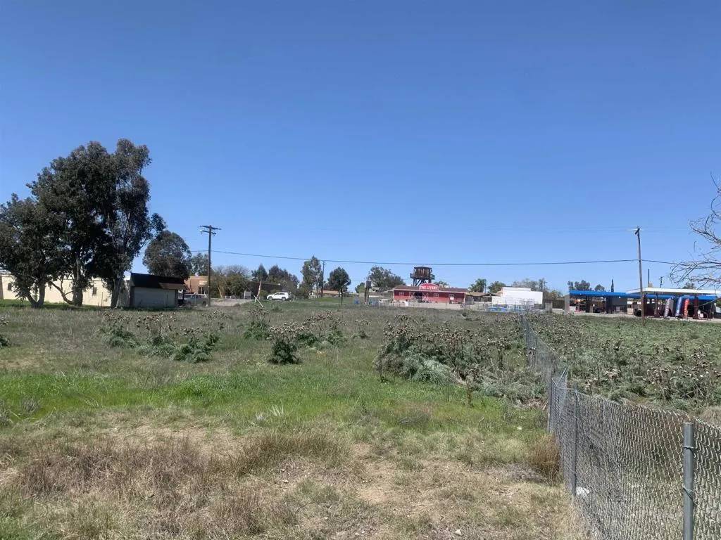 Ramona, CA 92065,2536 Main Street